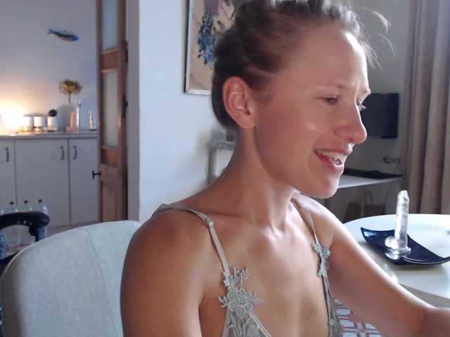 lilcumminfox live cam on BongaCams