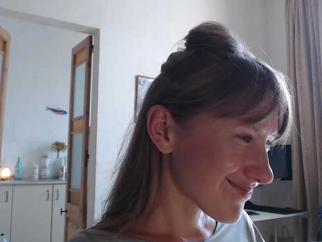 lilcumminfox live cam on BongaCams