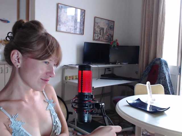 lilcumminfox live cam on BongaCams