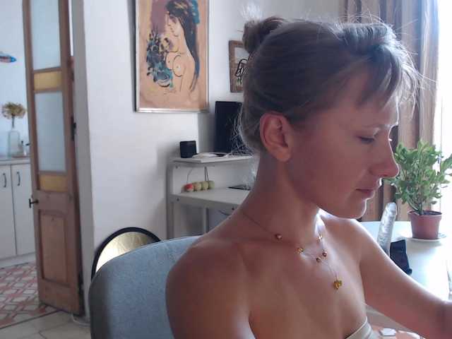 lilcumminfox live cam on BongaCams