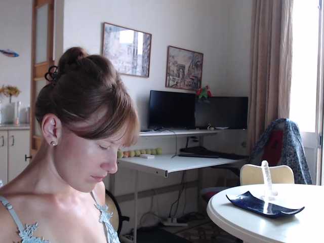 lilcumminfox live cam on BongaCams