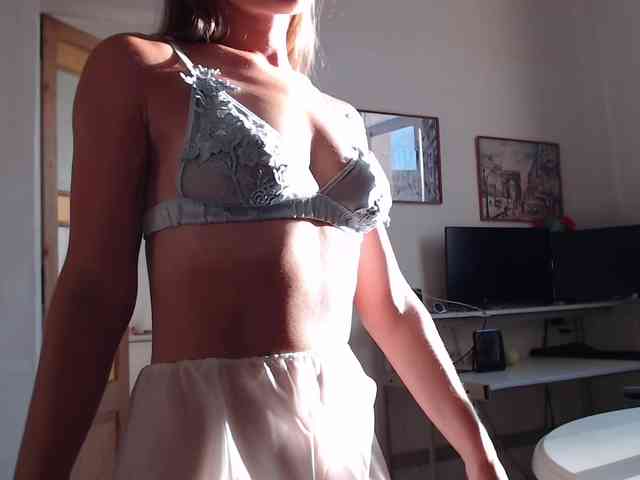 lilcumminfox webcam
