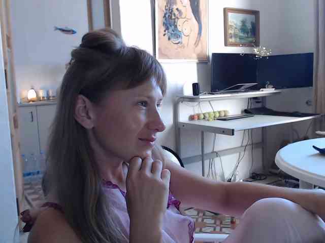 lilcumminfox's webcam live show
