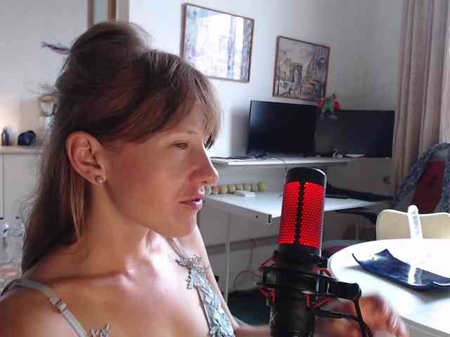 lilcumminfox webcam