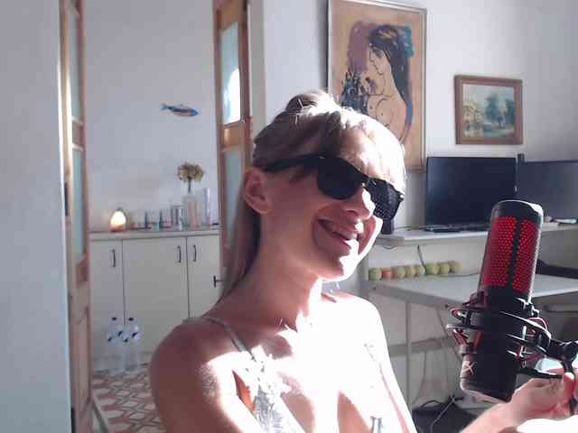 lilcumminfox webcam