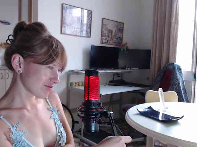 lilcumminfox webcam