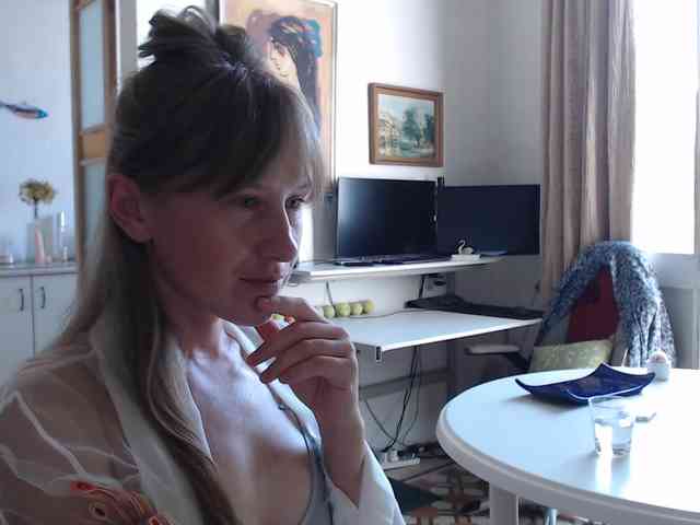 lilcumminfox Live Webcam on BongaCams