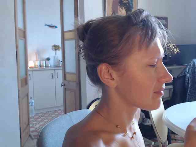 lilcumminfox's webcam live show