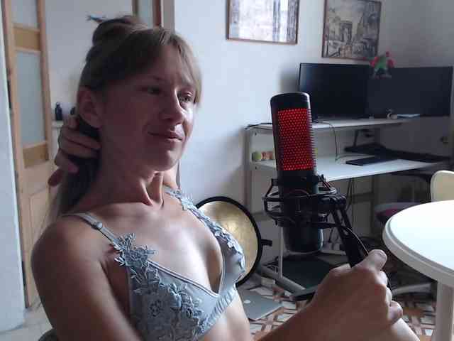 lilcumminfox webcam