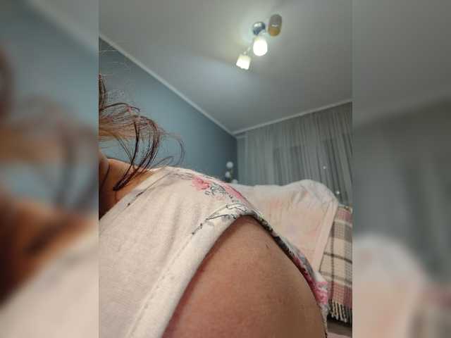 hotzlata live cam preview