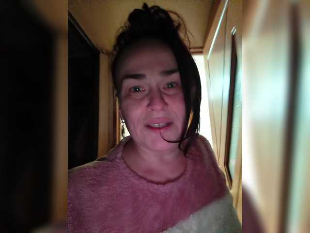hotzlata live cam preview