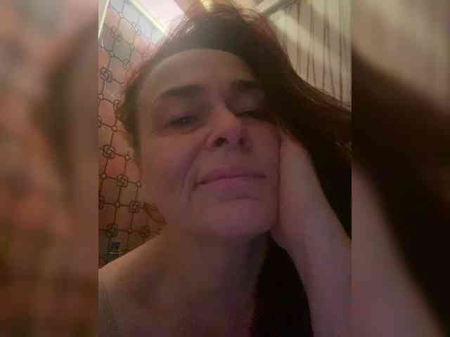 hotzlata webcam