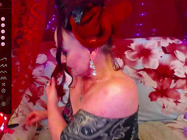 Hotzlata's cam show statistics and live stream