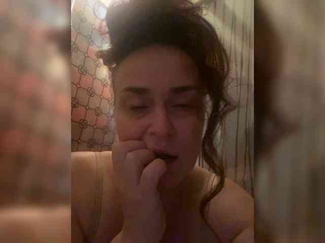 hotzlata webcam