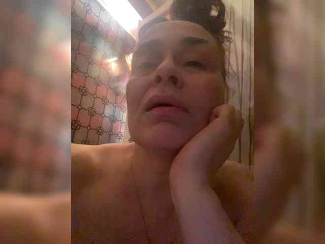 hotzlata webcam