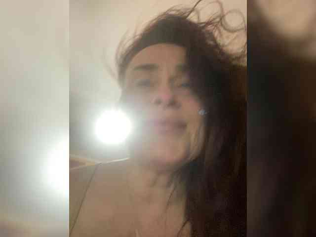 hotzlata webcam