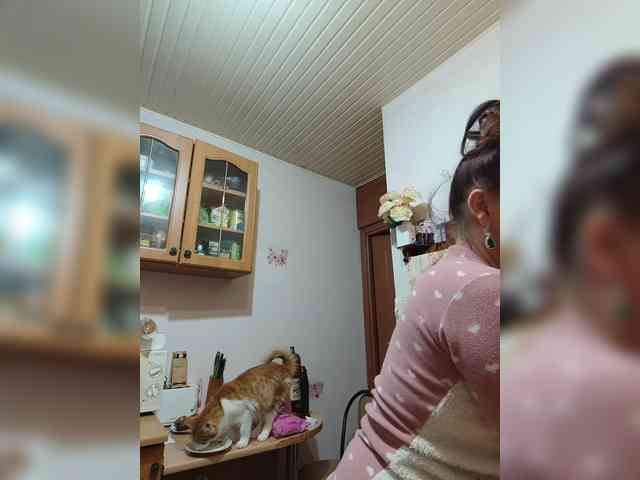 hotzlata webcam