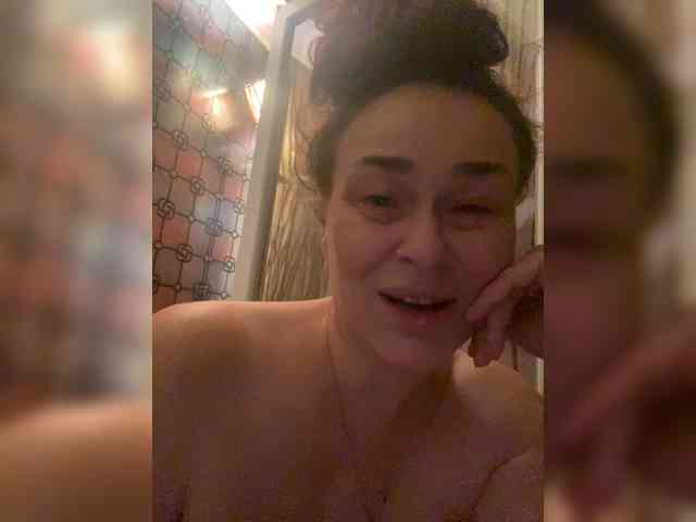 hotzlata webcam
