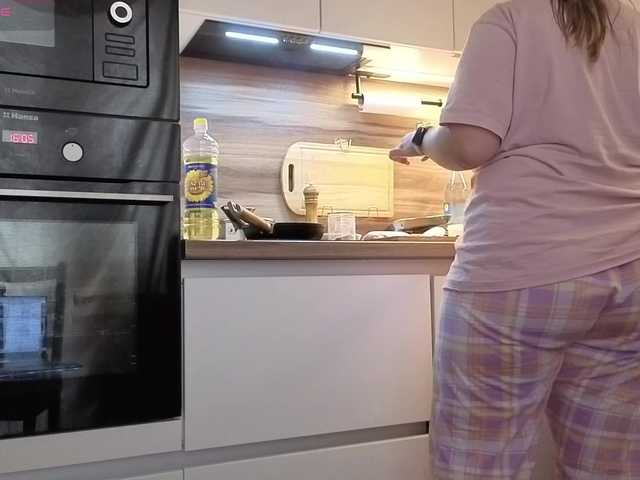 Milaa1998 live cam on BongaCams