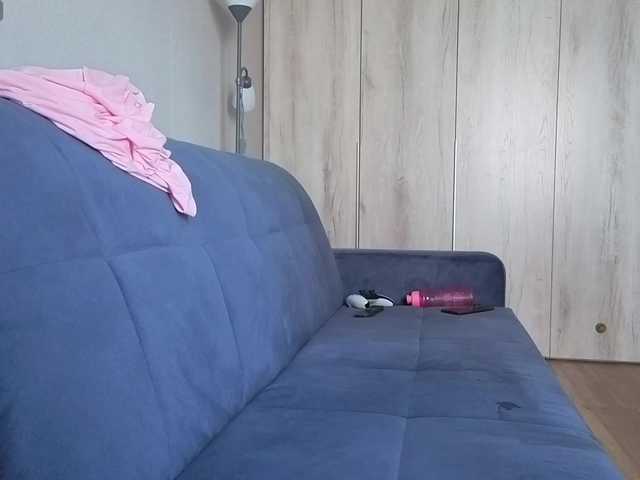 Milaa1998 live cam on