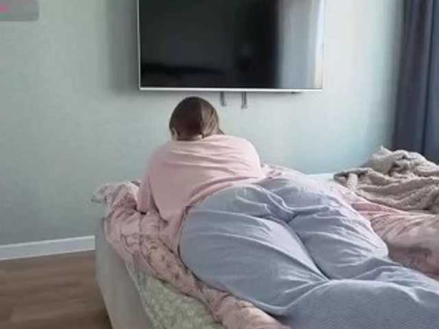 Milaa1998 live cam preview