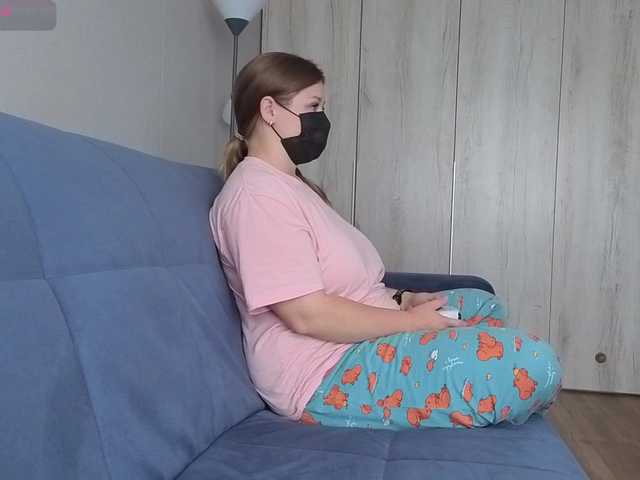 Milaa1998 live cam on BongaCams
