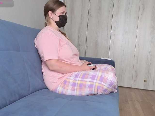 Milaa1998 live cam on BongaCams