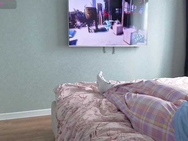 Milaa1998 live cam preview