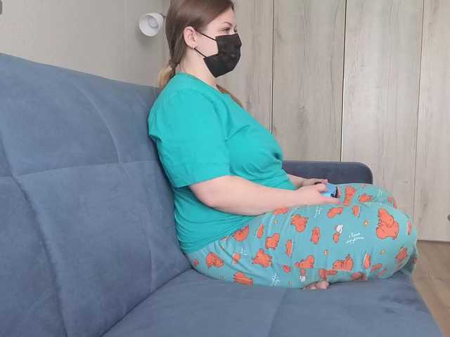 Milaa1998's BongaCams show and profile