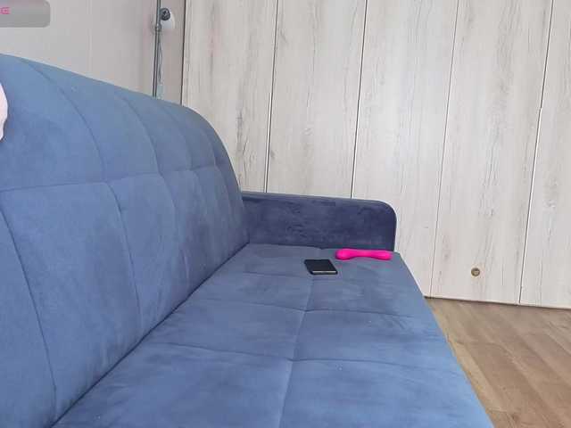 Milaa1998 live webcam show