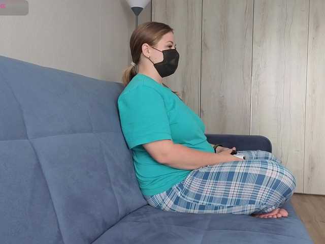 Milaa1998 live cam on BongaCams