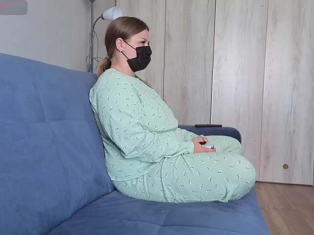 Milaa1998 live cam on BongaCams