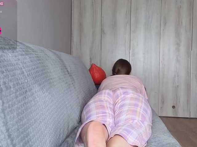 Milaa1998 live cam on BongaCams