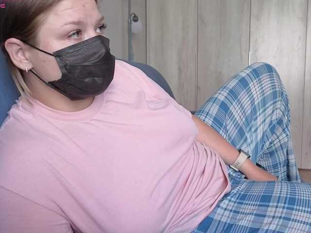 Milaa1998 live cam on BongaCams