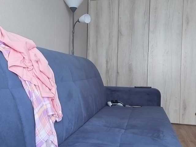 Milaa1998 live cam on BongaCams
