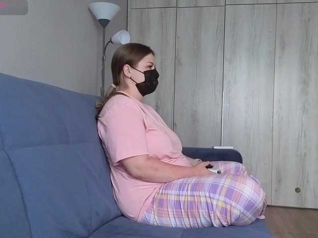 Milaa1998 live cam on BongaCams