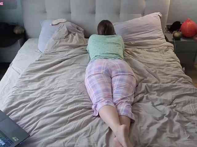 Milaa1998 webcam