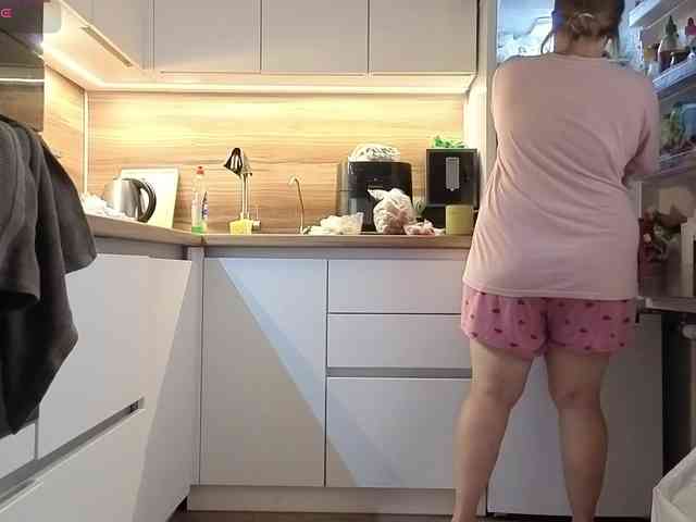 Milaa1998 webcam