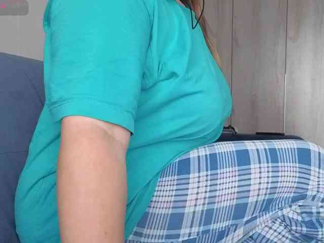 Milaa1998 webcam