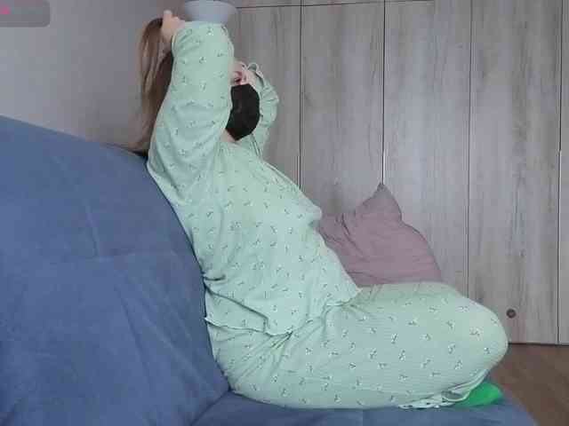 Milaa1998 webcam