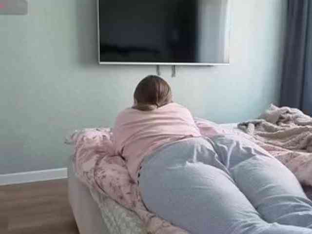 Milaa1998 webcam