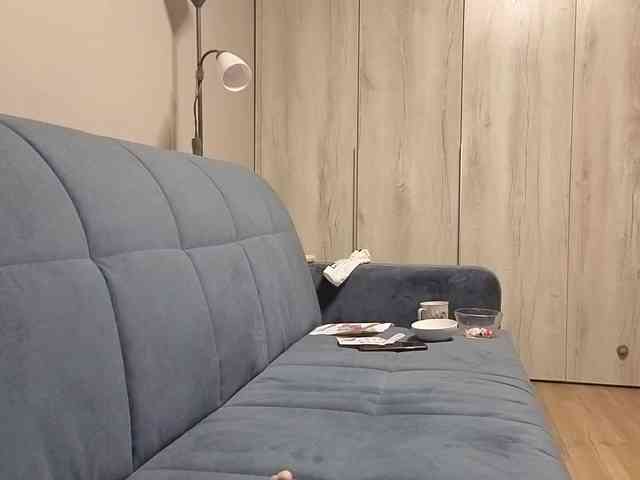 该模特正在直播。 Milaa1998