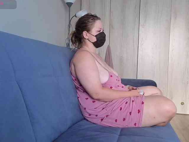 Milaa1998 webcam