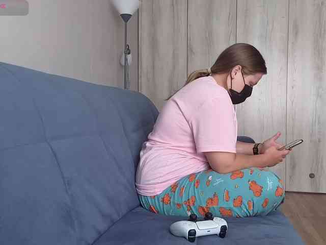 Milaa1998 webcam
