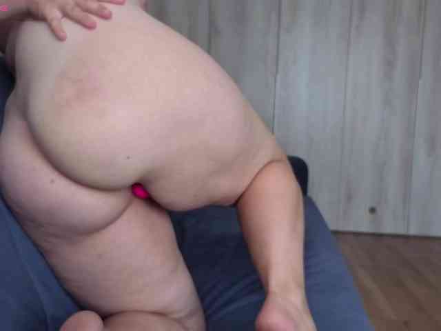 Milaa1998 webcam