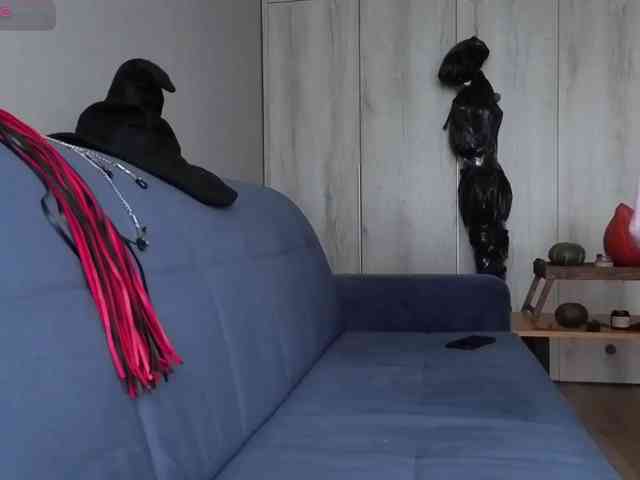Milaa1998 webcam