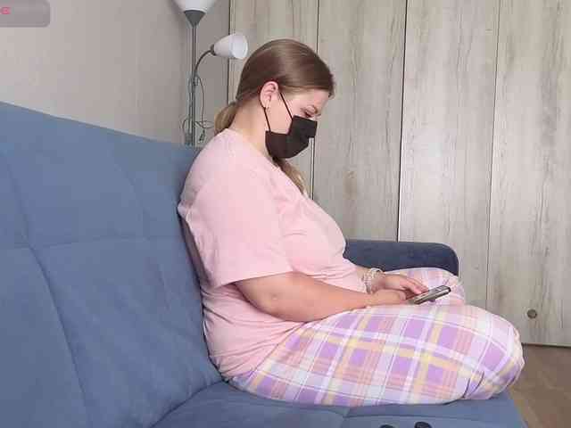 Milaa1998 webcam