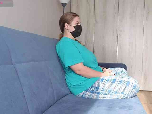 Milaa1998 webcam