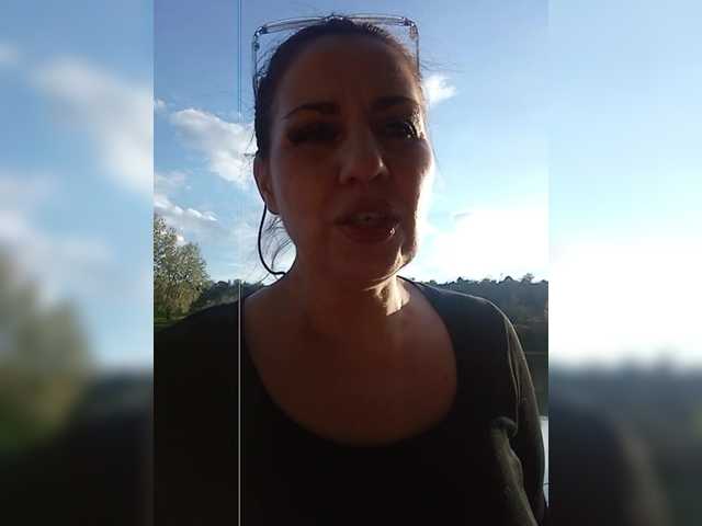 Jasminkiss's BongaCams show and profile