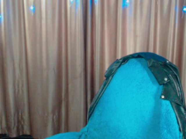 Jasminkiss's BongaCams show and profile